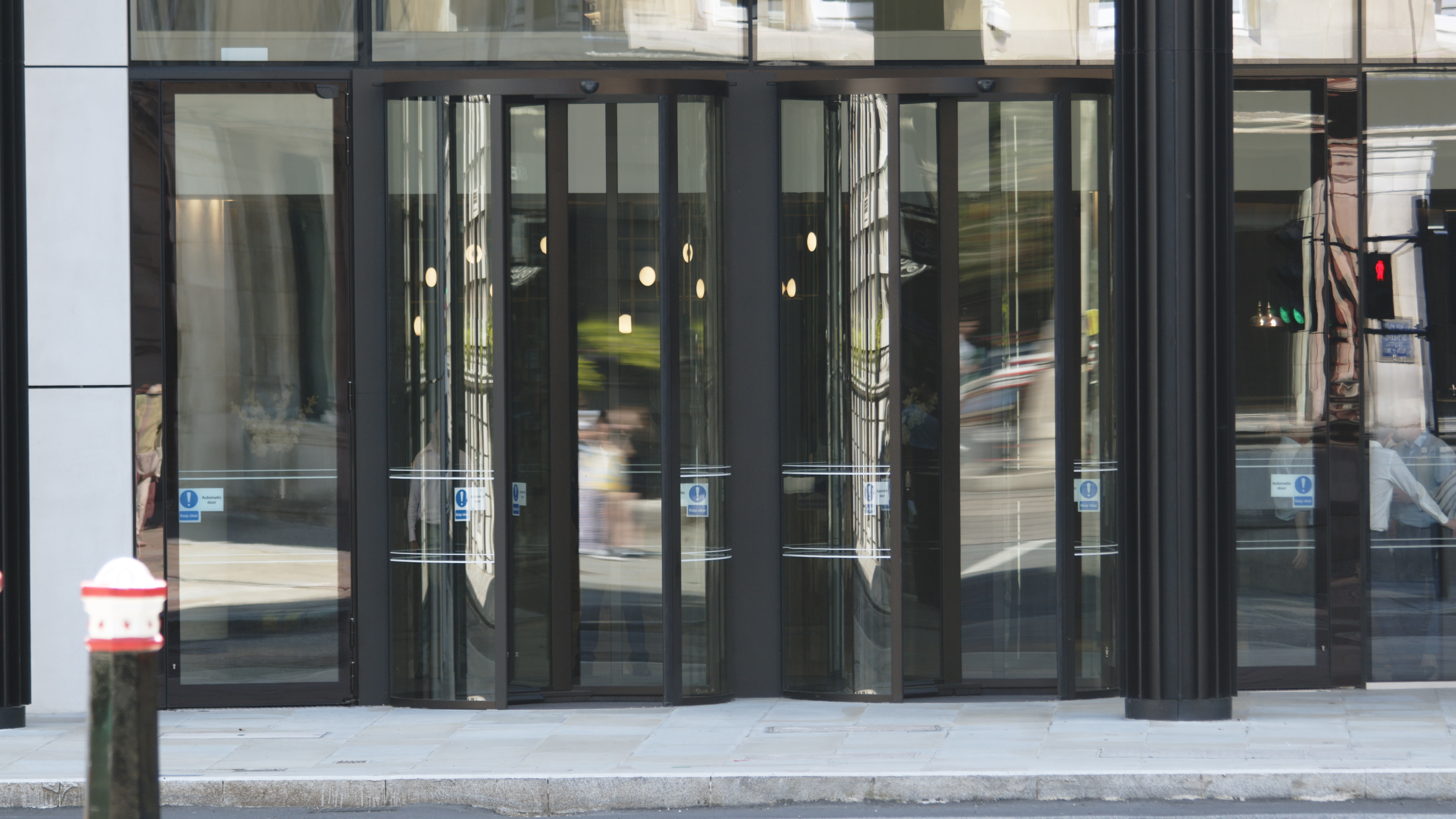 How to choose the right Automatic Revolving Door.